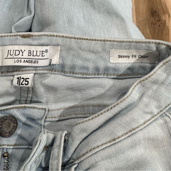 Judy Blue Skinny Fit Capri Light Wash Jeans Women’s 1/25 - Picture 3 of 4
